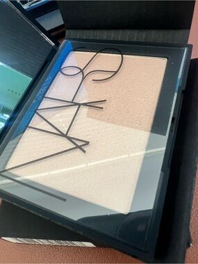 NARS - Highlighting Powder, Fort De France